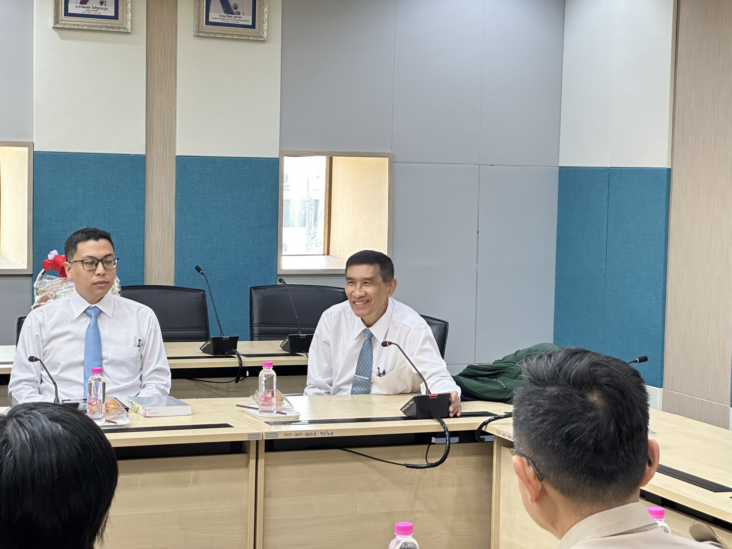 ﻿กรมบังคับคดีให้การต้อนรับคณะศึกษาดูงาน ศาลแพ่งตลิ่งชัน 